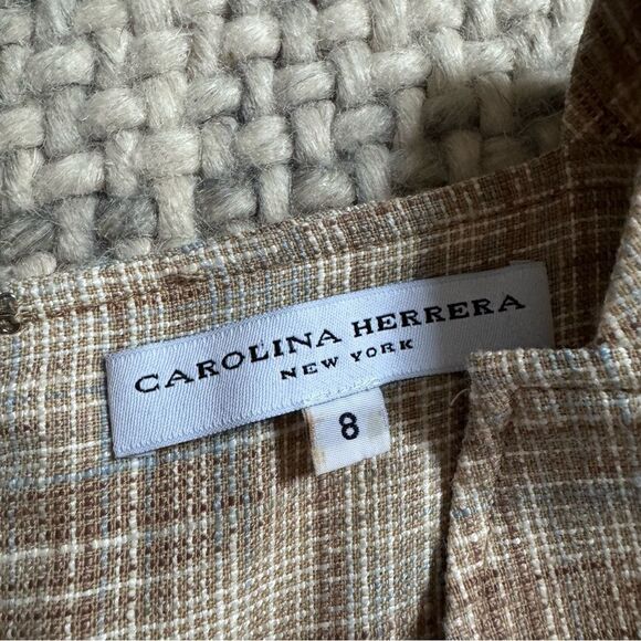 Carolina Herrera Beige Tweed Textured V Neck Dress 8 - Picture 5 of 9